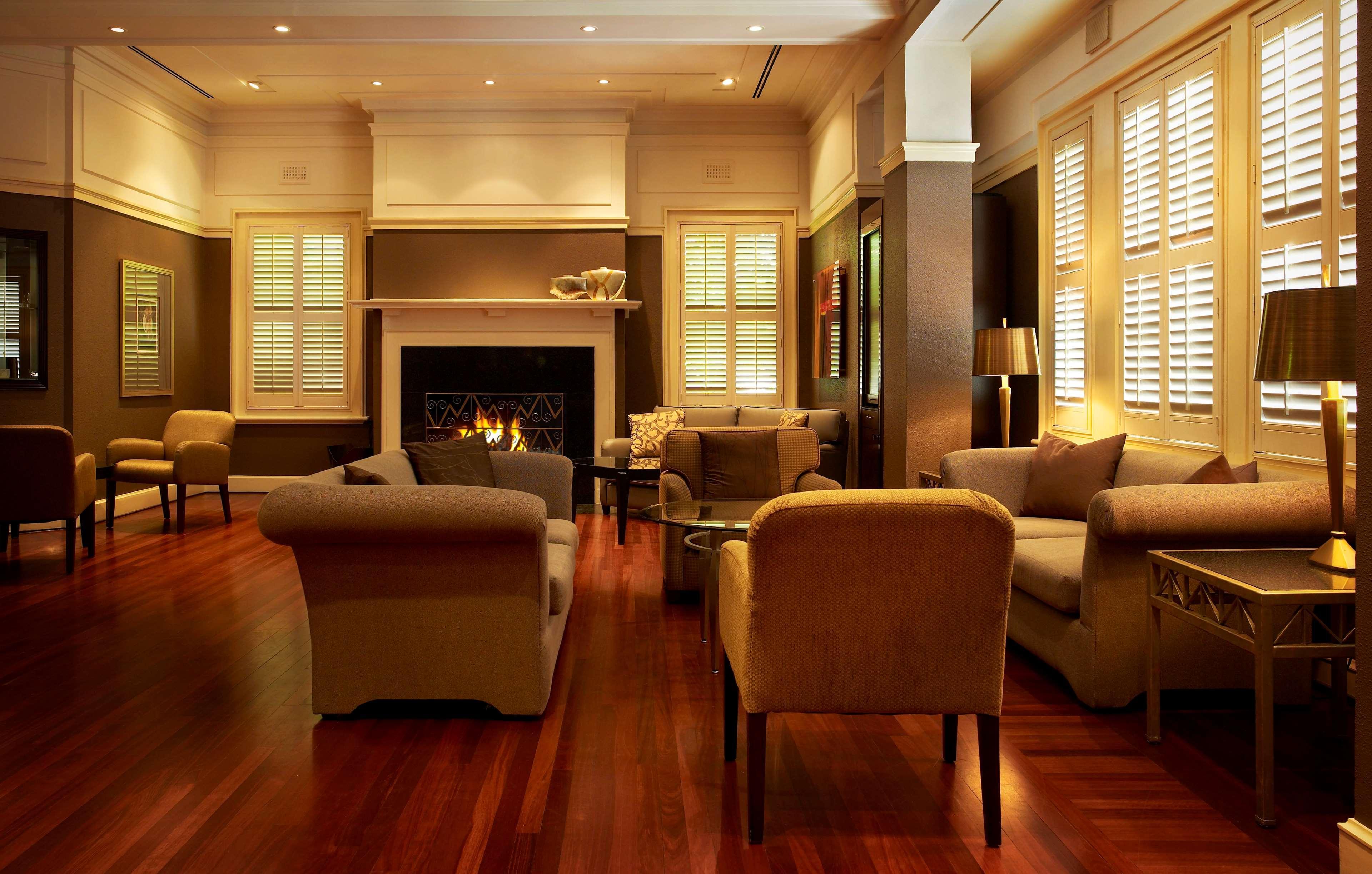 Hyatt Hotel Canberra - A Park Hyatt Hotel Kültér fotó The interior of the club
