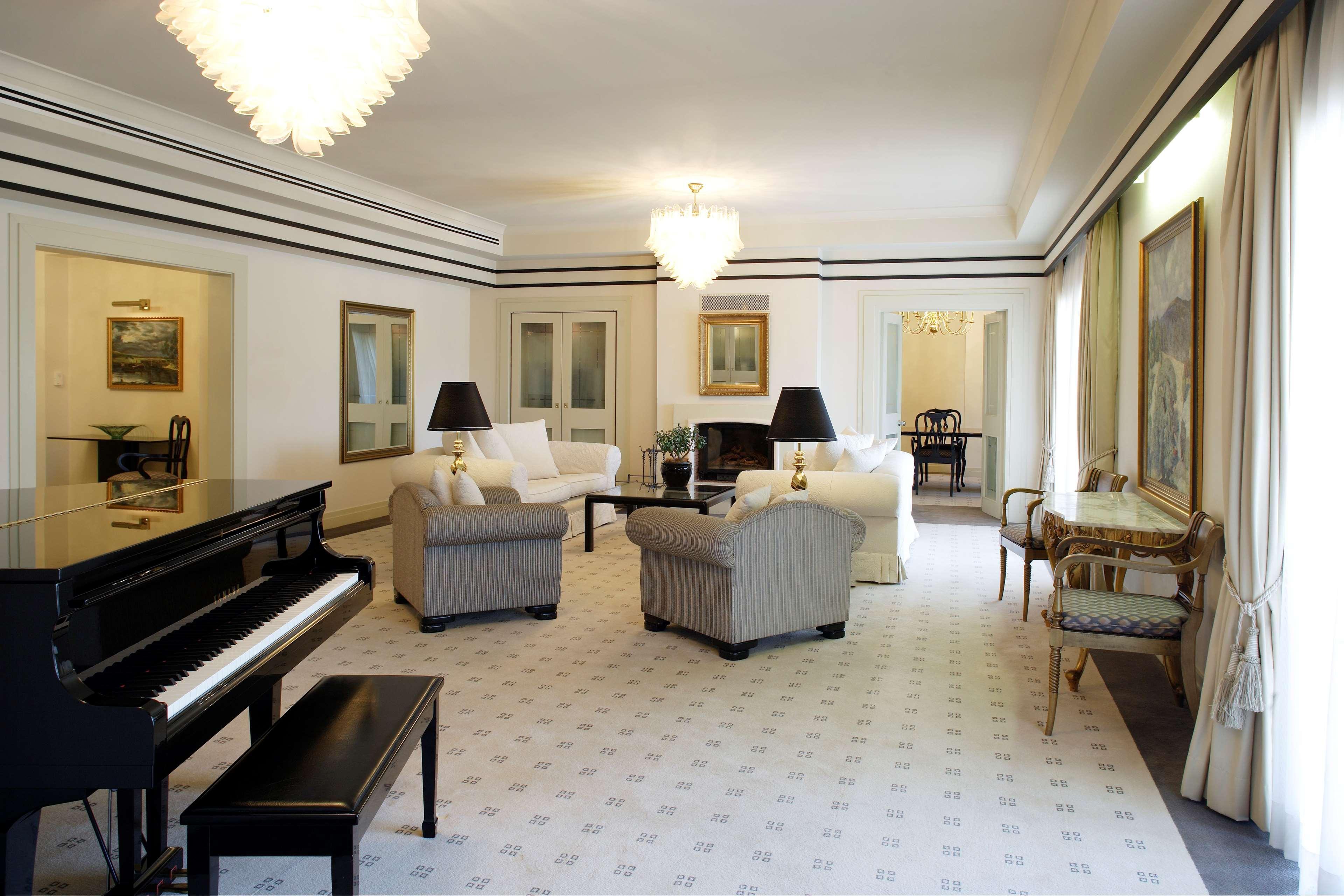 Hyatt Hotel Canberra - A Park Hyatt Hotel Beltér fotó The living room of the presidential suite