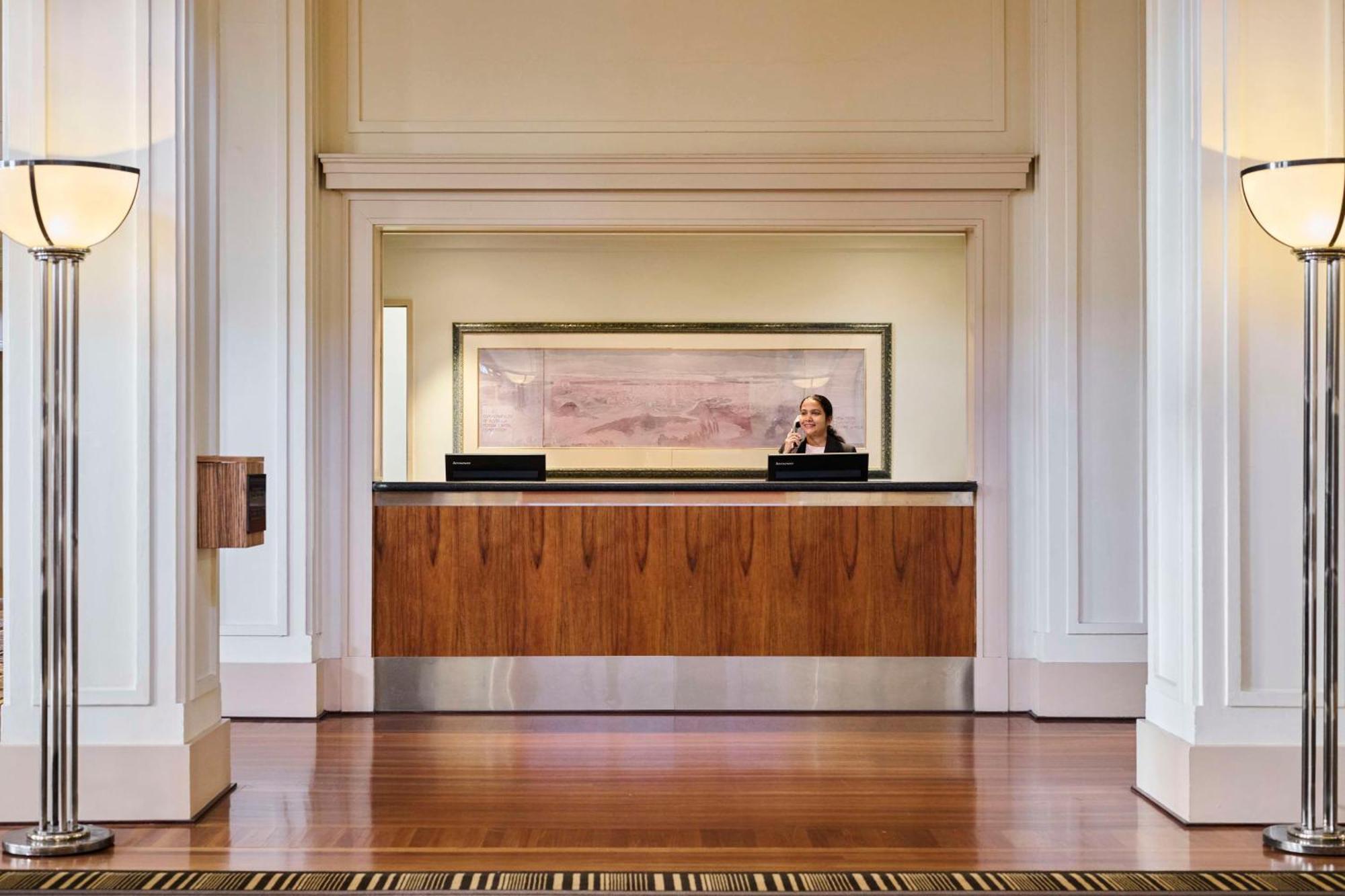 Hyatt Hotel Canberra - A Park Hyatt Hotel Kültér fotó
